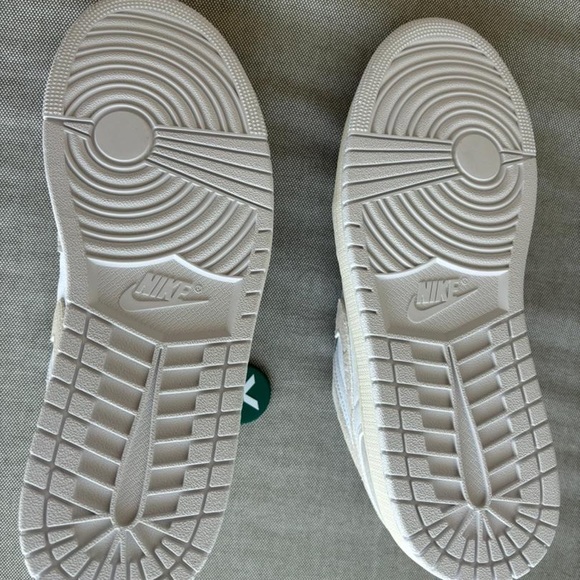 Nike Air Jordan 1 Low SE Craft Shoes (Inside out tech grey) - Picture 10 of 10